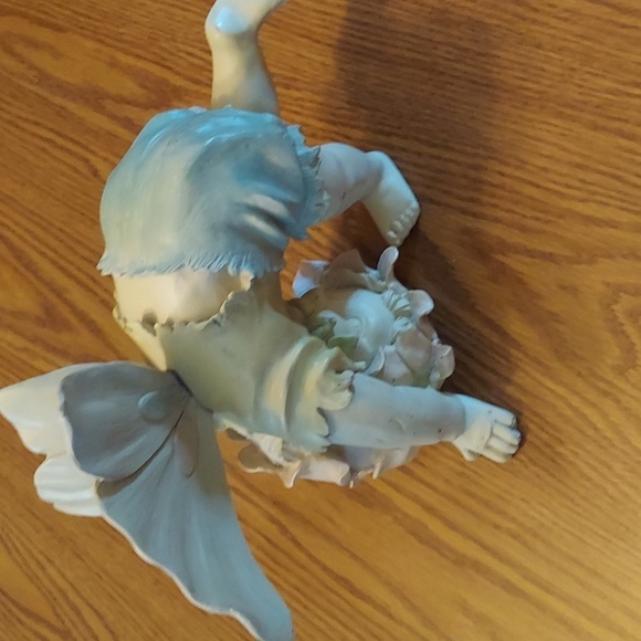 Vintage chalk painted large fairy - Picture 1 of 8
